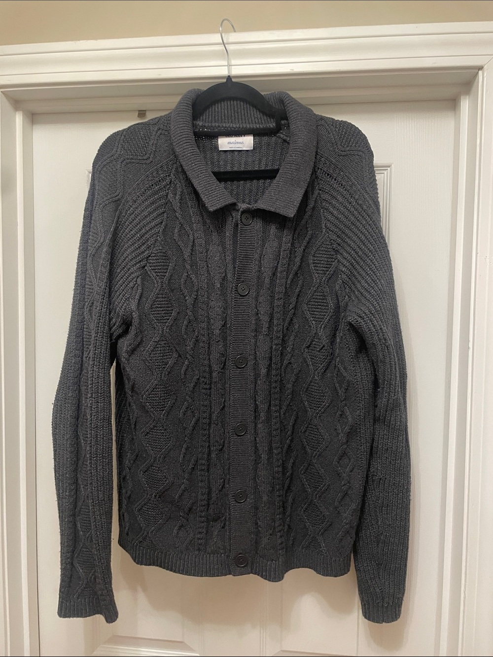 Old Navy Men's Charcoal Cable Knit Button-Front Cardigan heavywt fabric chunky